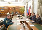 Губернатор Илья Середюк встретился с руководителем ГУ МЧС России по Кузбассу Романом Бобровниковым